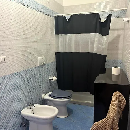 Cuttin's House - Only Teeneger Apartment